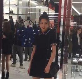 穿半截丝袜视频,半截风情，视觉盛宴